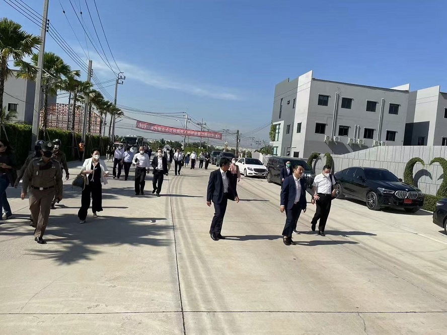 浙江省金华市人民政府及企业家代表团访问泰国阳光电商园2.jpg