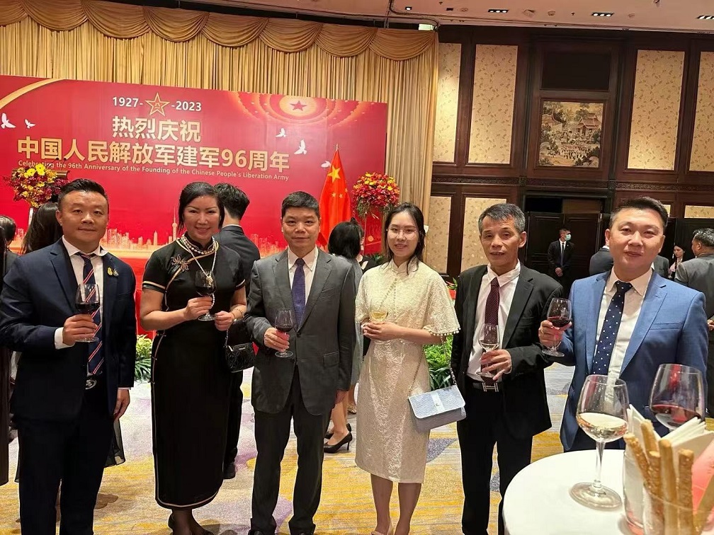 泰国曼谷举办庆祝中国人民解放军建军96周年活动，泰国阳光电商园董事长刘吉辉受邀出席3.jpg