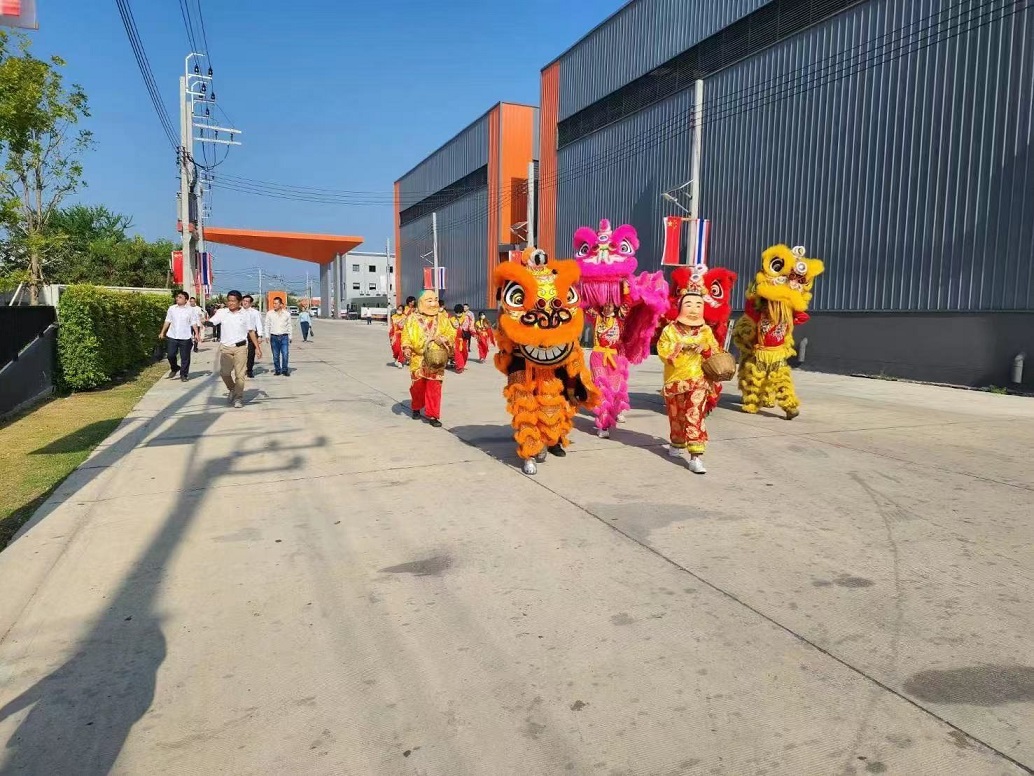 泰国阳光电商园热烈祝贺泰国洋昇有限公司盛大开工3.jpg