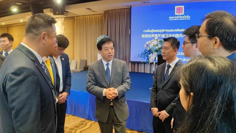 泰国阳光电商园董事长刘吉辉受邀参加中泰青年精英交流冷餐会6.jpg