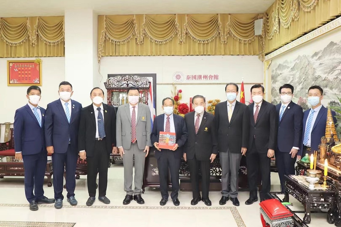泰国潮州会馆热烈欢迎泰国华人青年商会李嘉淳会长一行莅临访问2.jpg