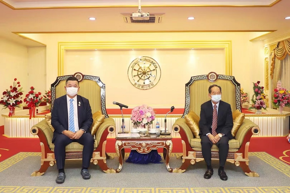 泰国潮州会馆热烈欢迎泰国华人青年商会李嘉淳会长一行莅临访问4.jpg