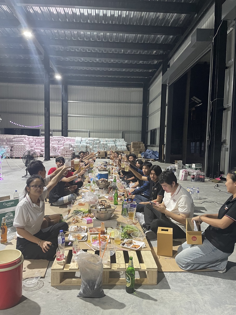 阳光德义泰国秒发-阳光电商园团队举办2024年尾牙庆典，共庆佳节，共谋发展4.jpg